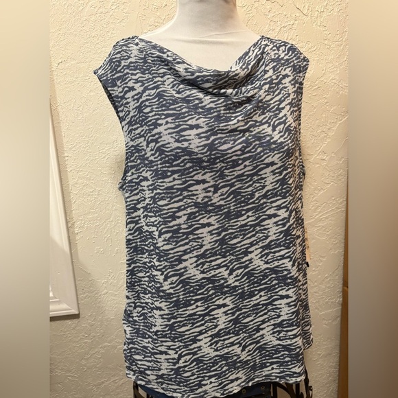 Nordstrom Tops - New With Tags Nordstrom Blue and White Sleeveless Top